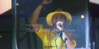 Colombian presidential candidate De La Espriella concludes his campaign