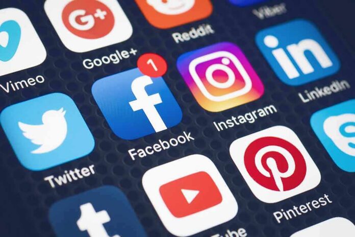 Smartphone screen showing social media app icons