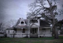 Haunted House Manager Called a ‘SERIAL Predator’ Old abandoned Victorian house with wraparound porch